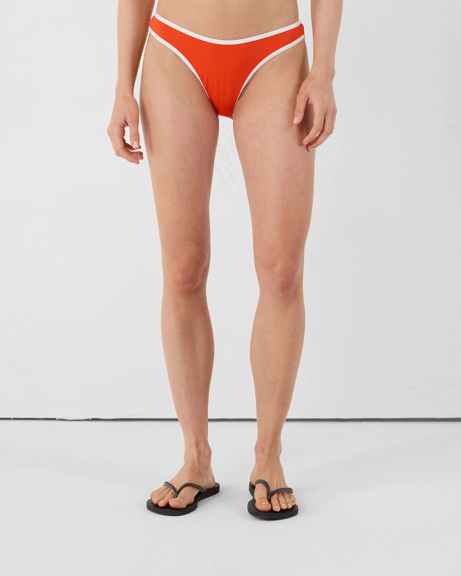 Bas de maillot de bain brésilien Rouge feu Maeva bottom - Image 5