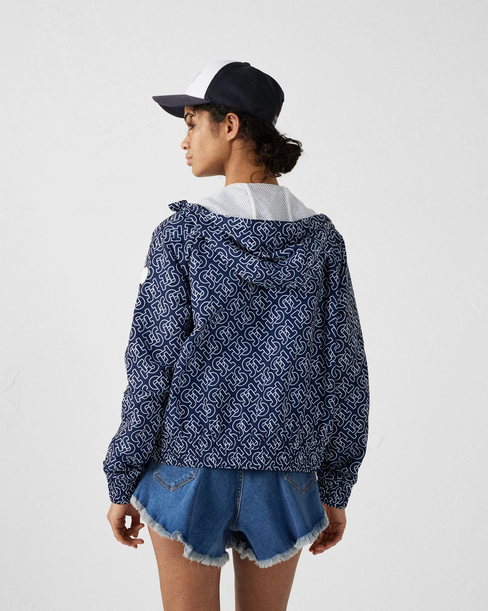 Blouson coupe-vent léger à capuche Mono marine Alize monogram - Image 4