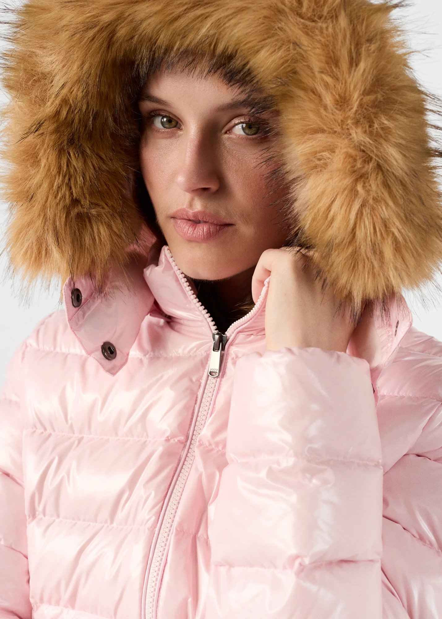 Doudoune à capuche Grand Froid Rose pétale Luxe laquée - Image 6