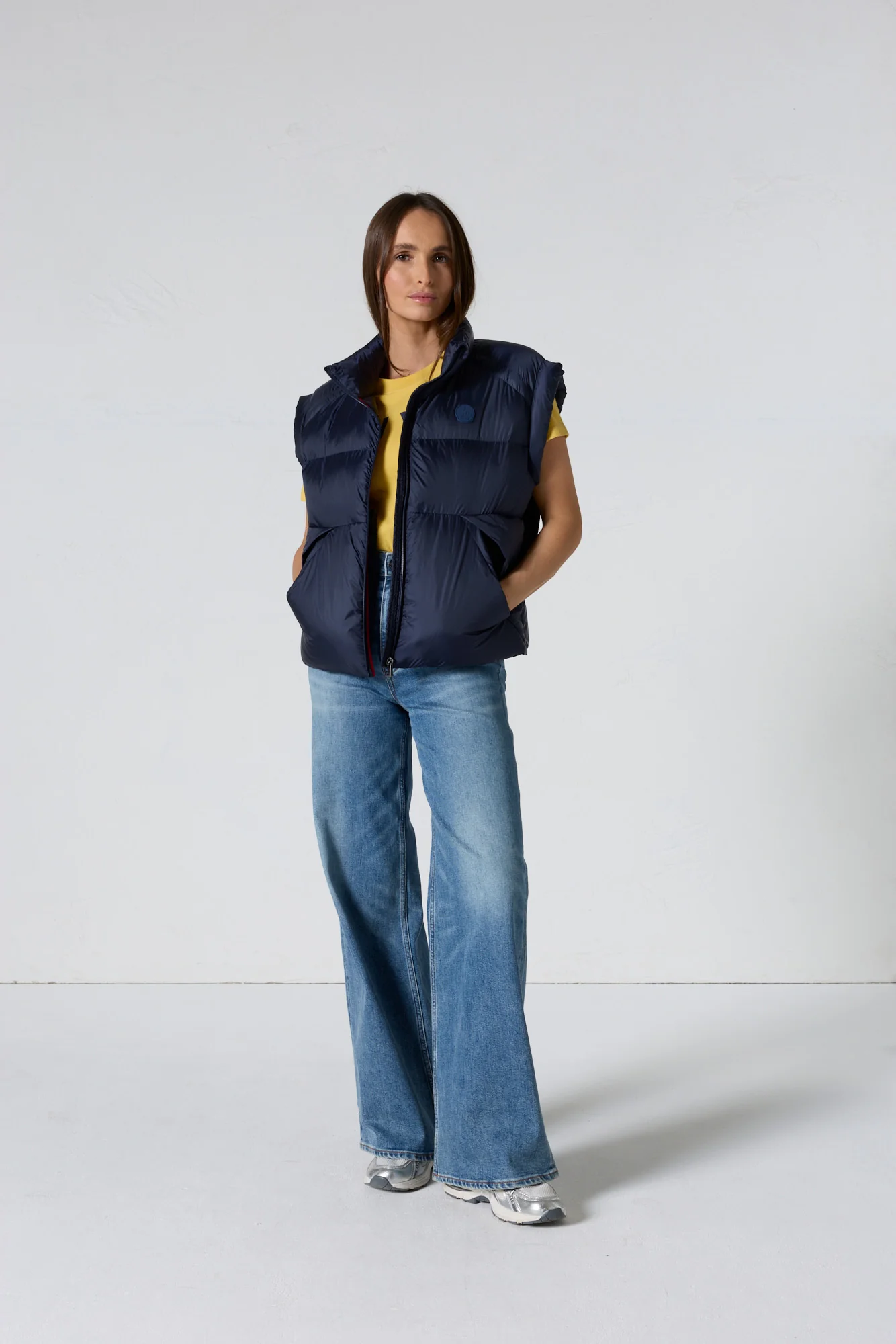 Doudoune courte oversize sans manches Marine Lyna - Image 3