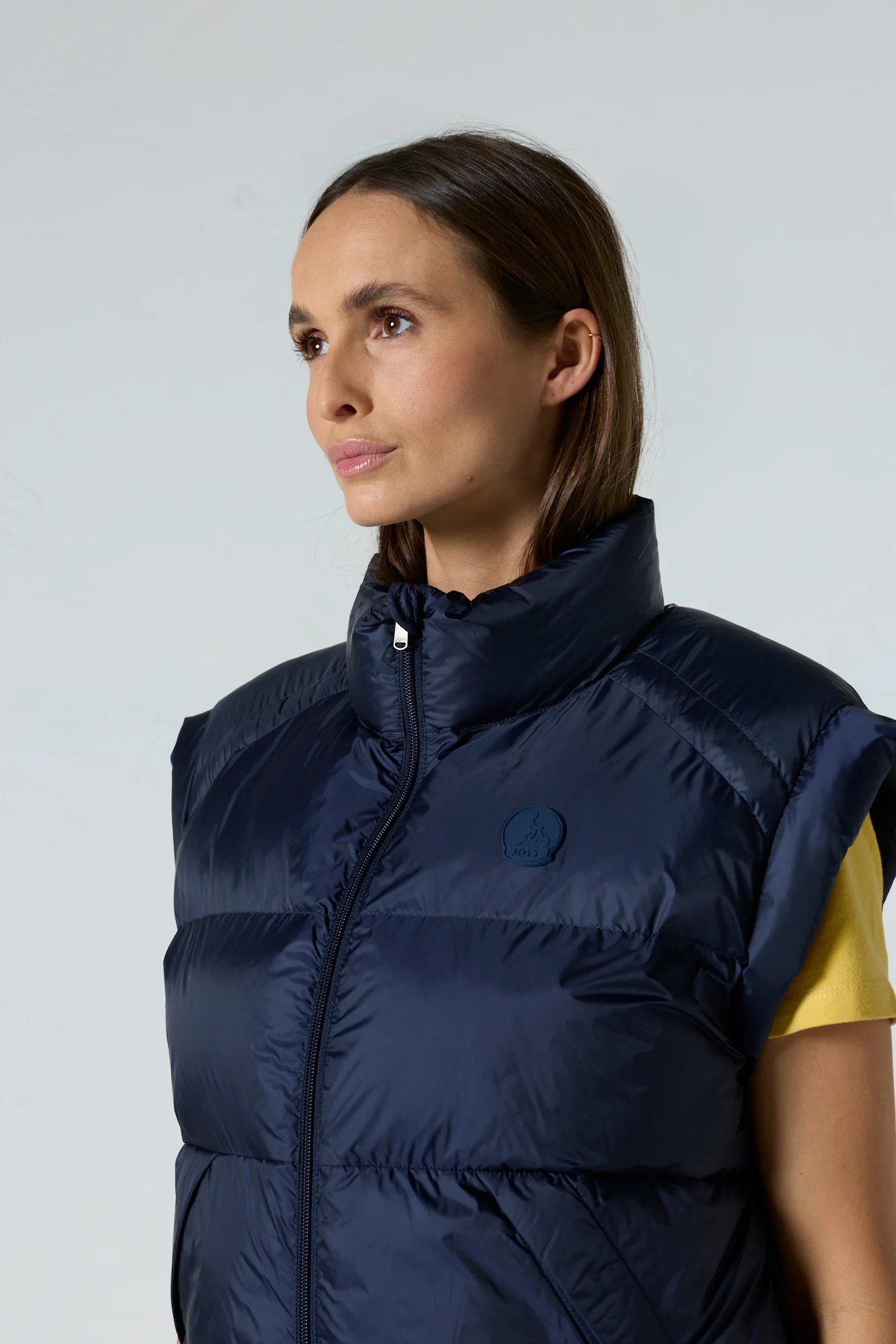 Doudoune courte oversize sans manches Marine Lyna - Image 5