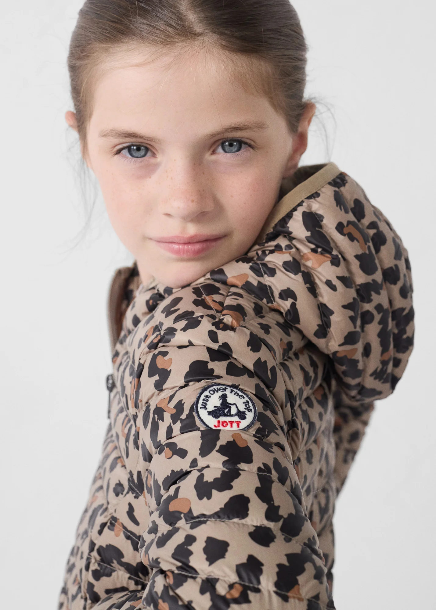 Doudoune légère à capuche enfant Leopard beige Carla print - Image 5