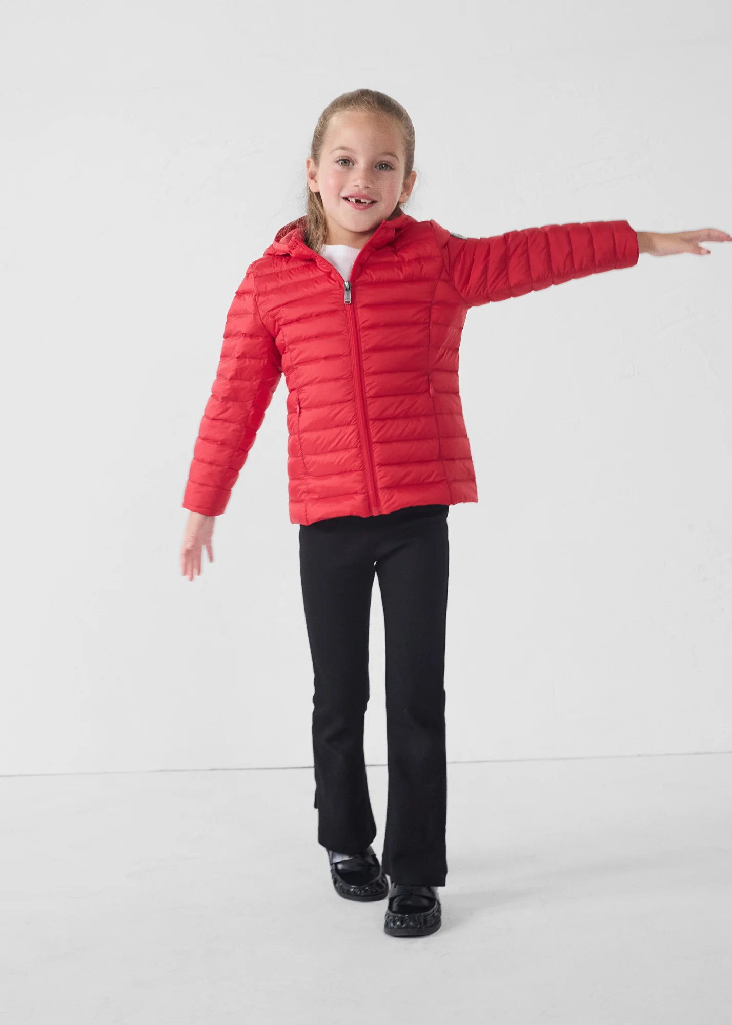 Doudoune légère à capuche enfant Rouge carmin Carla - Image 6