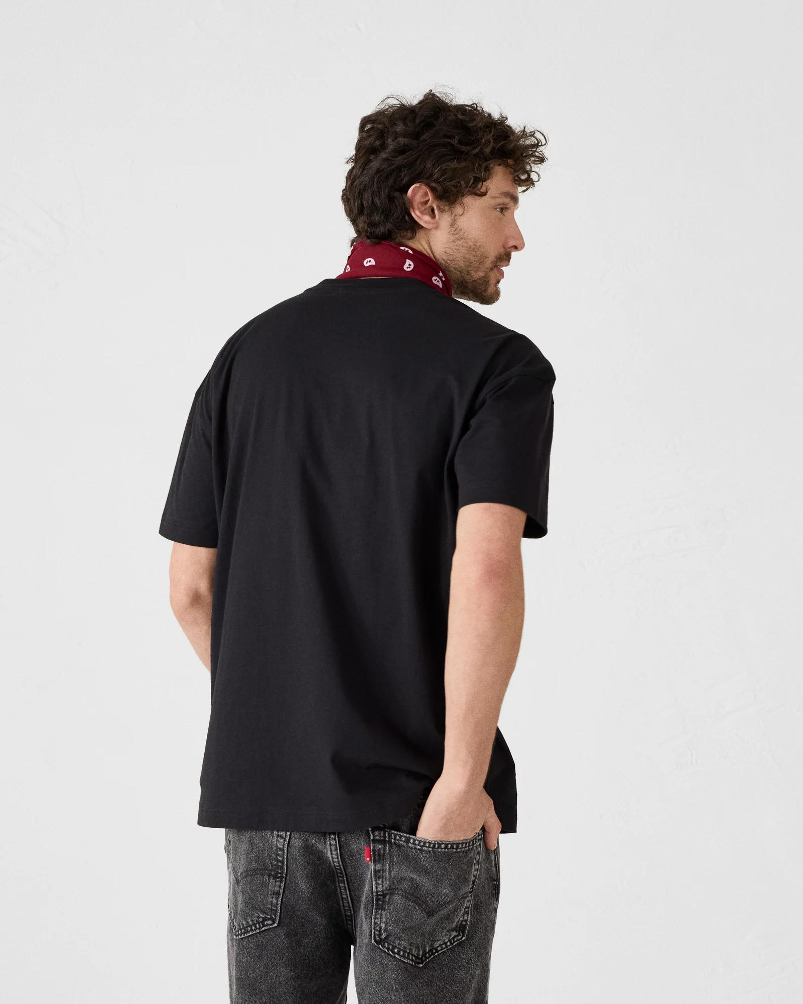 T-shirt col rond en coton Noir Narong - Image 2
