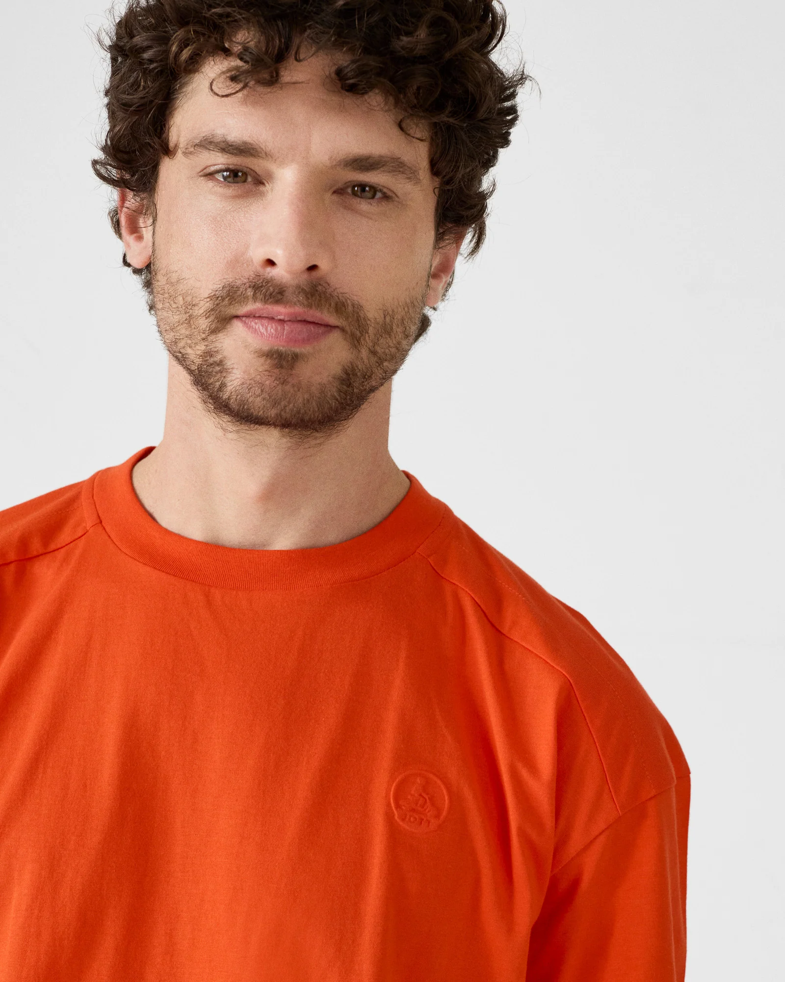 T-shirt col rond en coton Rouge feu Narong - Image 5
